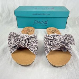 New BLOWFISH Ginah Bow Slip On Leopard Black And Gray Canvas Sandals Size 10